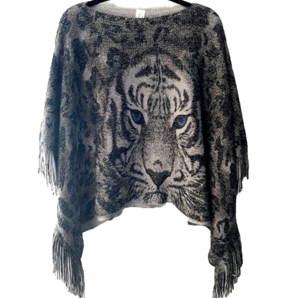 Pinklicious gray fringe poncho! - Picture 4 of 5